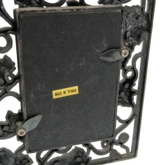 Vtge Metal Bi-Fold Rectangular Four-Picture Photo Frame Black Grape Vine Decor - Picture 3 of 6